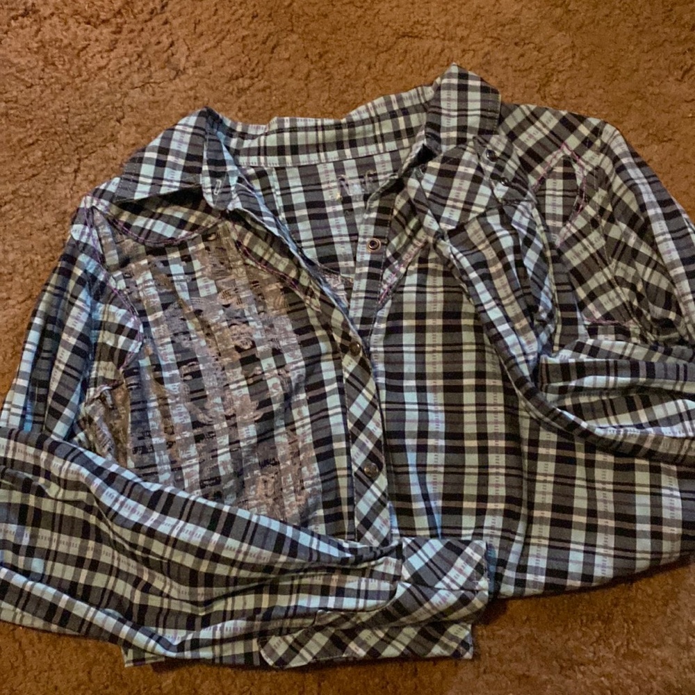 Wrangler button up size medium